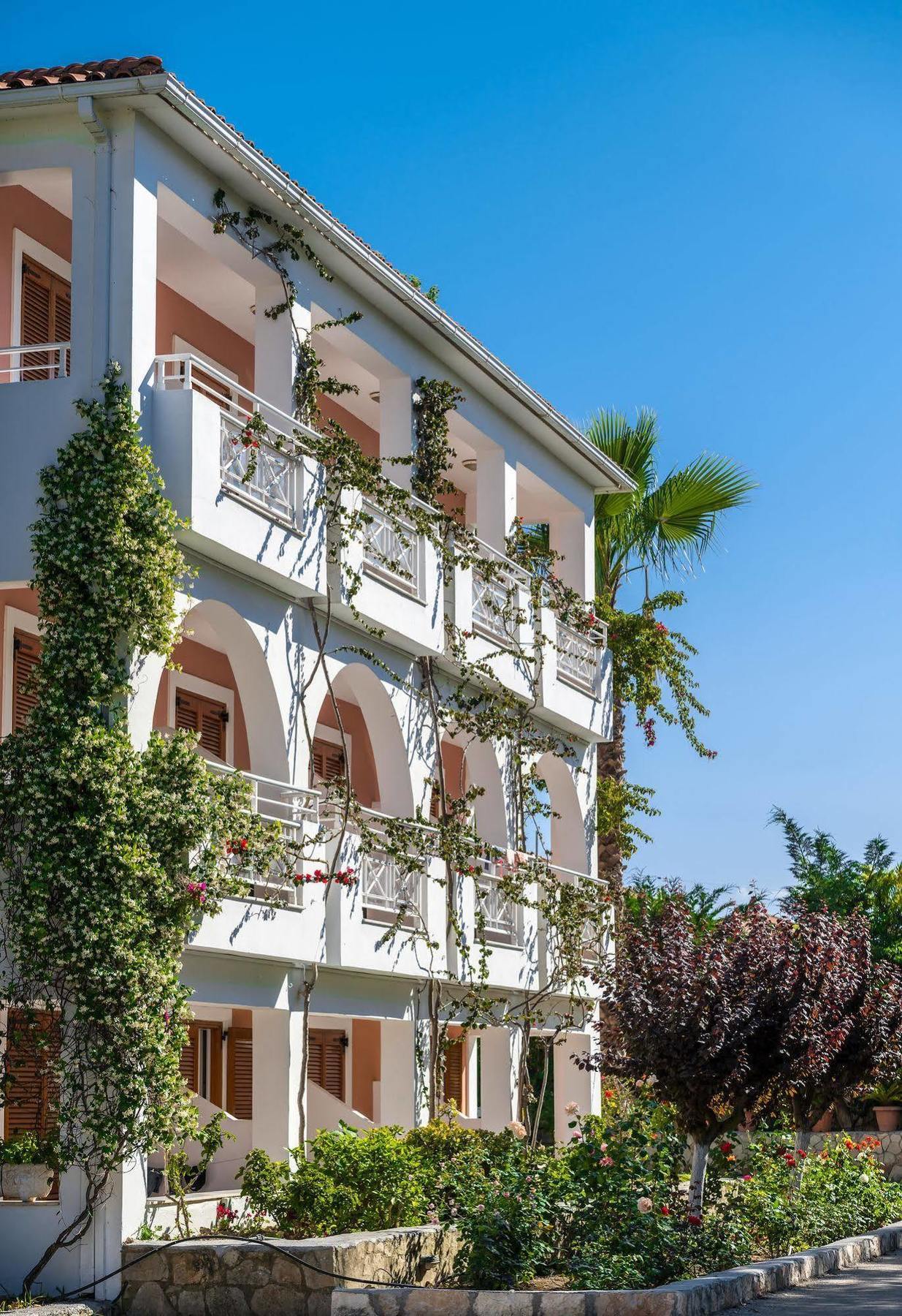 Bitzaro Palace Hotel Kalamaki  Exterior photo